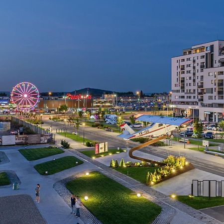 Promenada Studios Braşov Buitenkant foto