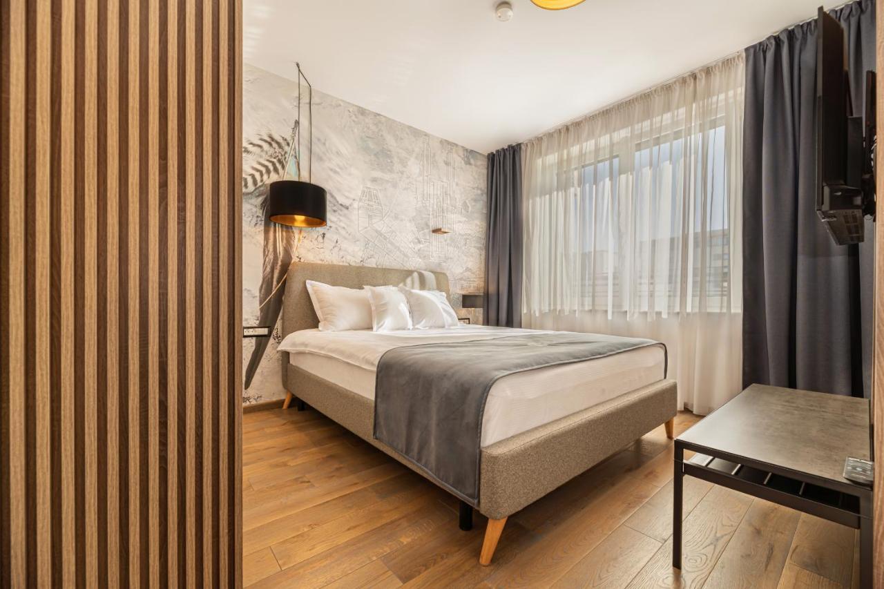 Promenada Studios Braşov Buitenkant foto