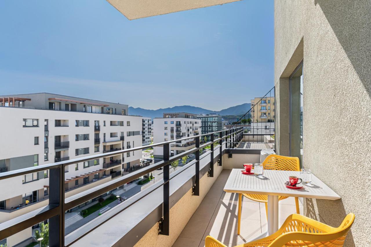 Promenada Studios Braşov Buitenkant foto