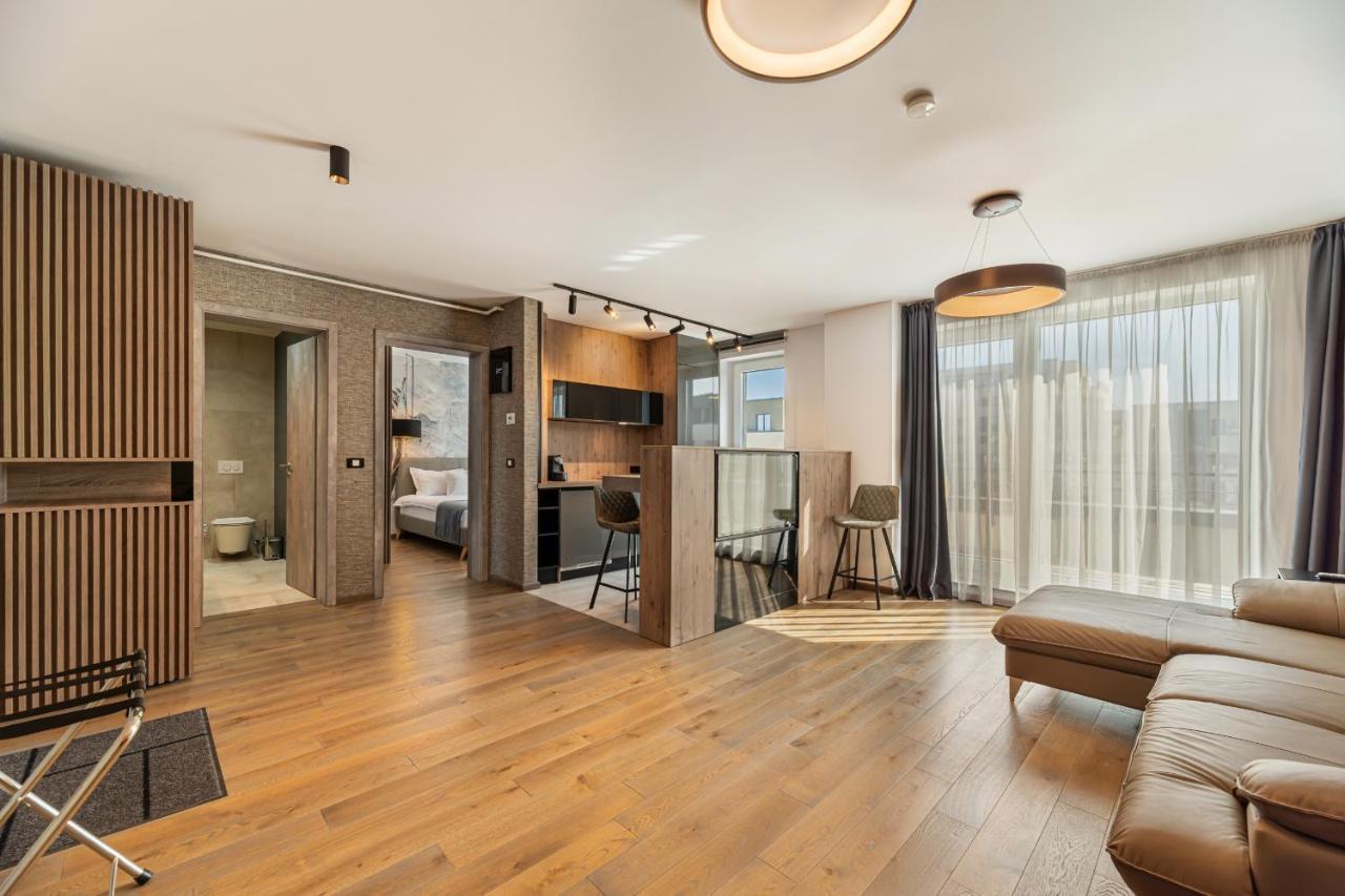 Promenada Studios Braşov Buitenkant foto