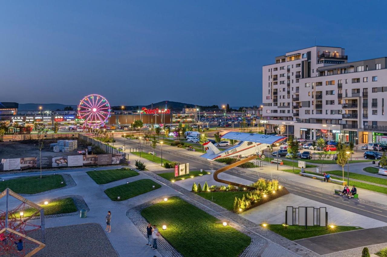 Promenada Studios Braşov Buitenkant foto