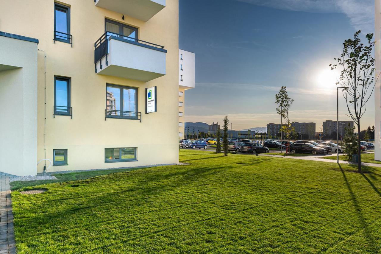Promenada Studios Braşov Buitenkant foto