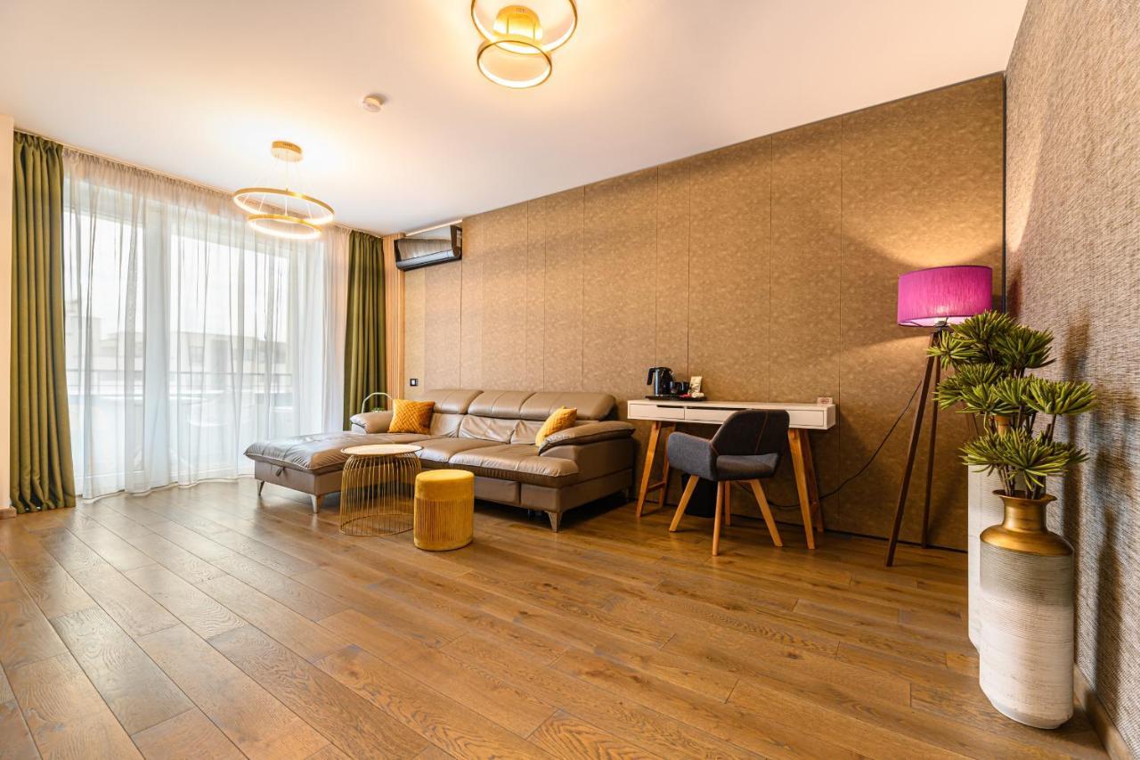 Promenada Studios Braşov Buitenkant foto