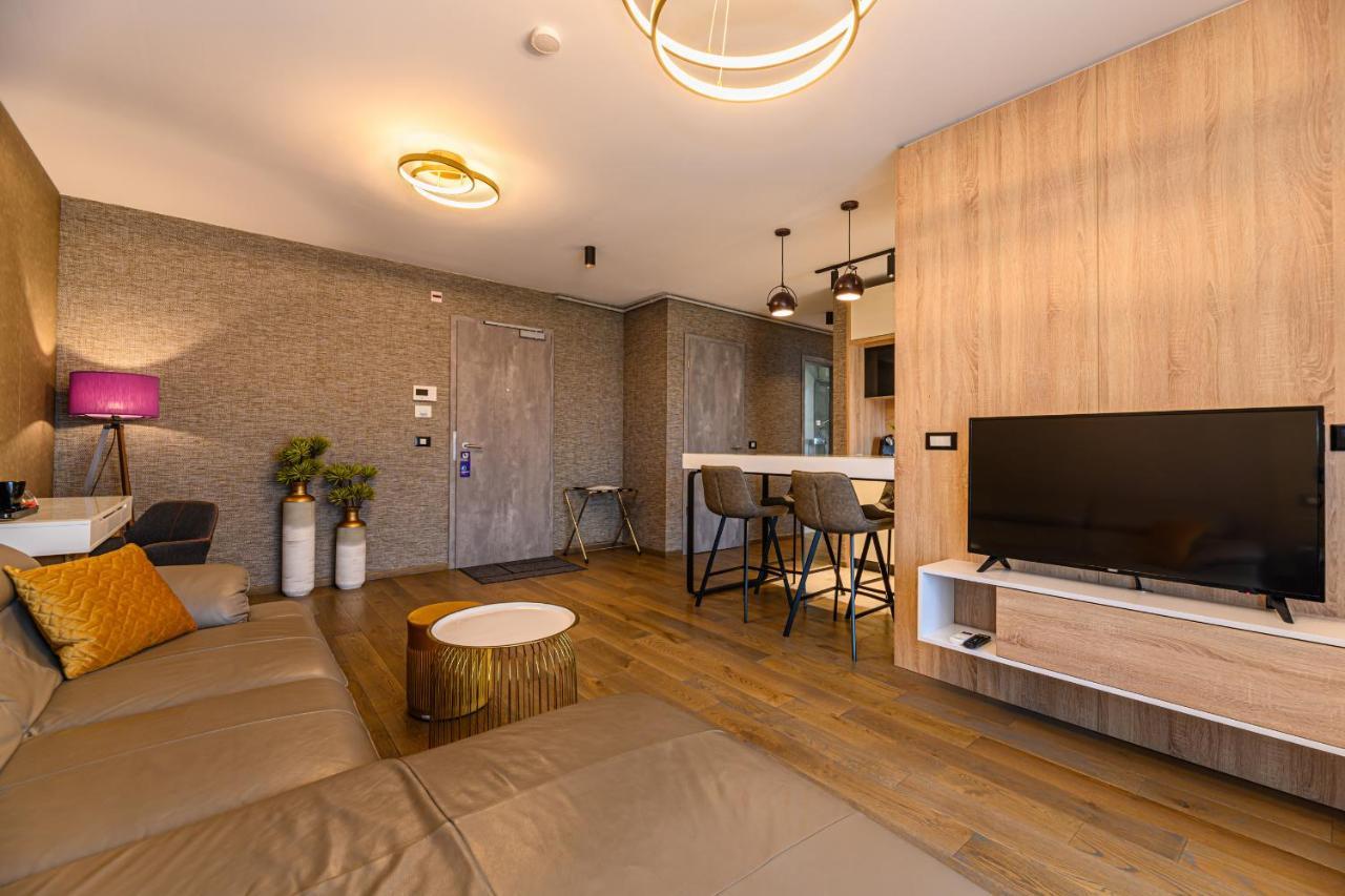 Promenada Studios Braşov Buitenkant foto