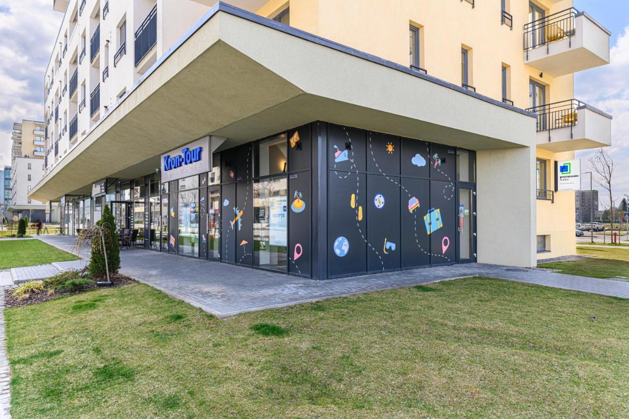 Promenada Studios Braşov Buitenkant foto